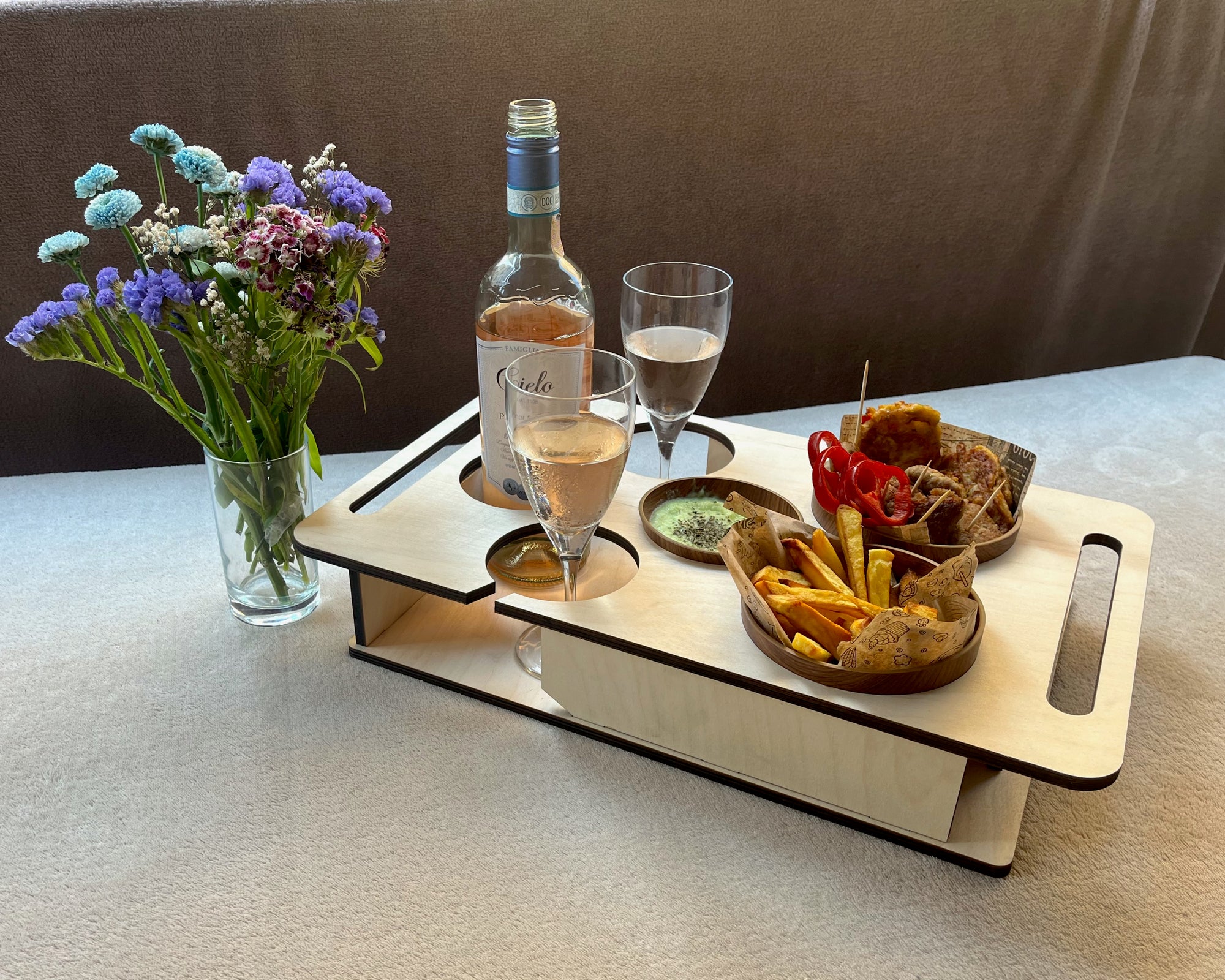 Personalized Couch Tray – Custom Wooden Sofa Armrest Organizer & Gift for Him